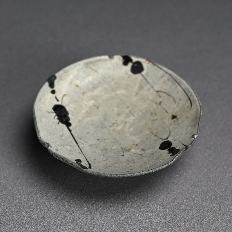 Sanzun-zara 5 pc Dish Set ー岸田 匡啓 "粉引鉄絵形あそび 三寸皿揃"