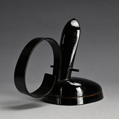 Exquisite Edo p. Kanmuri-shaped Lacquer Kogo Incense Case