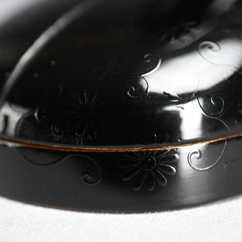 Exquisite Edo p. Kanmuri-shaped Lacquer Kogo Incense Case