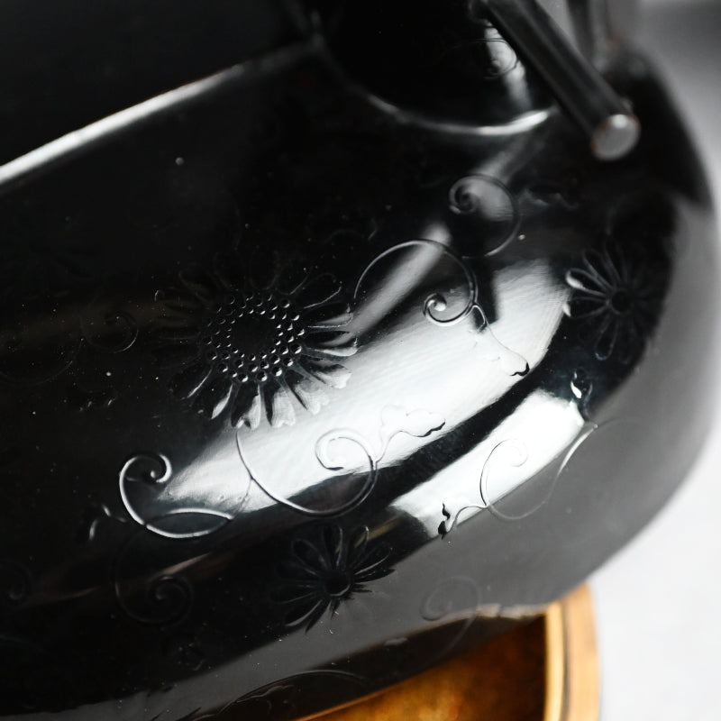 Exquisite Edo p. Kanmuri-shaped Lacquer Kogo Incense Case
