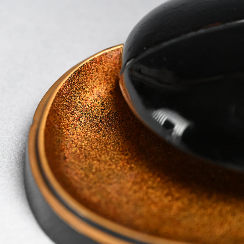 Exquisite Edo p. Kanmuri-shaped Lacquer Kogo Incense Case