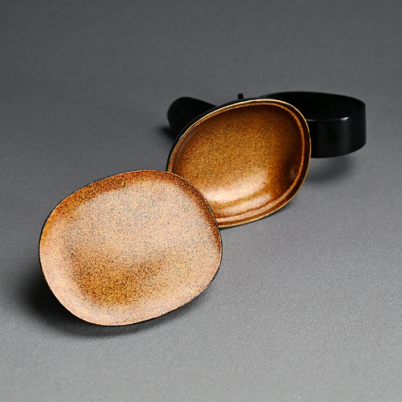 Exquisite Edo p. Kanmuri-shaped Lacquer Kogo Incense Case