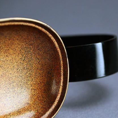 Exquisite Edo p. Kanmuri-shaped Lacquer Kogo Incense Case