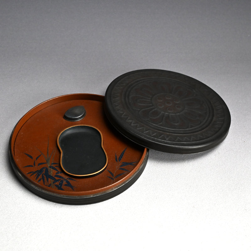 Circular Tile-Shaped Suzuri Bako Lacquered Writing Box