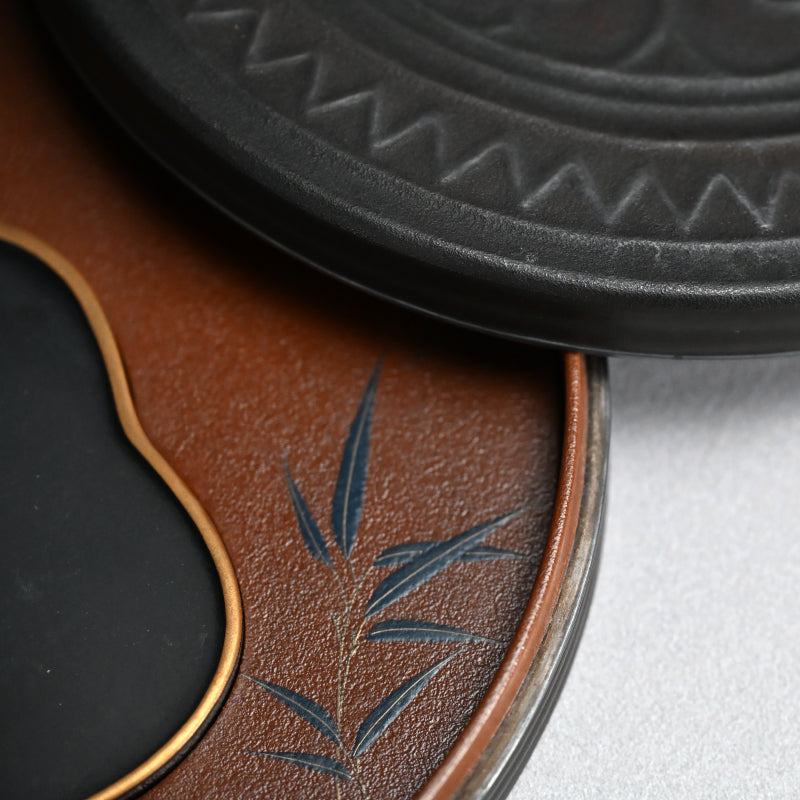 Circular Tile-Shaped Suzuri Bako Lacquered Writing Box