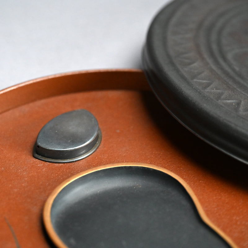 Circular Tile-Shaped Suzuri Bako Lacquered Writing Box