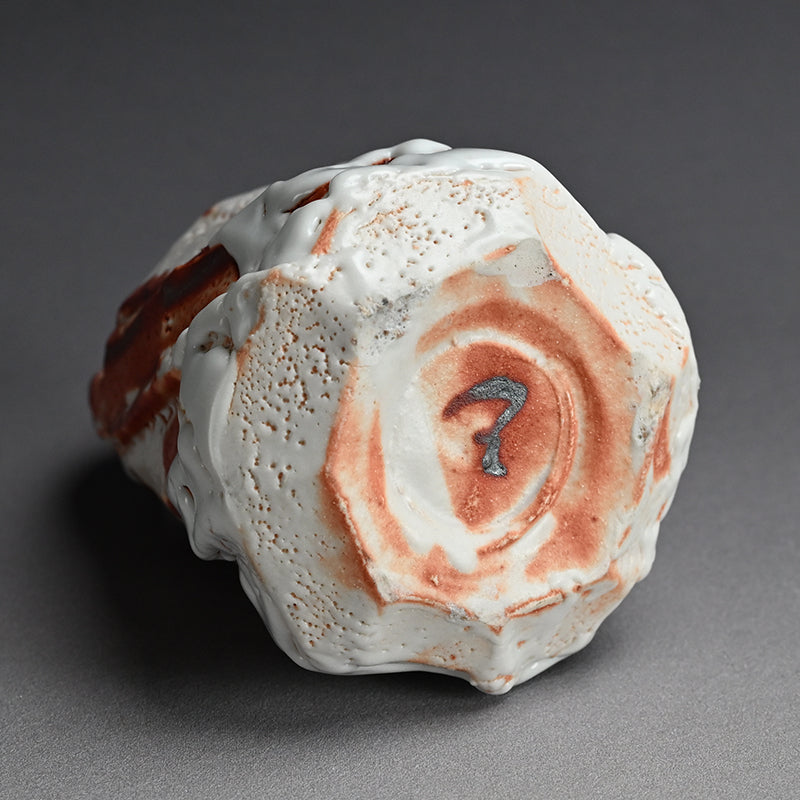 Sublime Shino Vase ー加藤 豊久 "志野花入"