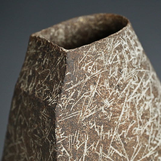 Vase Sugimon Sekki ー和太 守卑良 "杉文炻器"