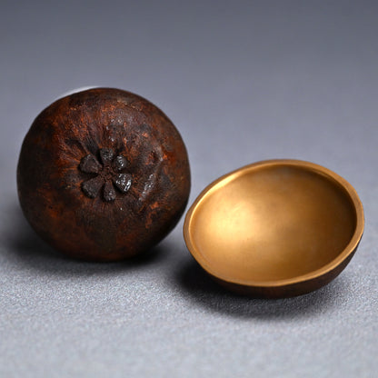 Gold-lined Mangosteen Kogo ー富岡 鉄斎 “香合 マンゴシチン”