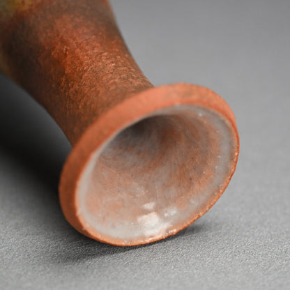 Flame Colored Kohiki Vase ー大和 努 "萩粉引文彩四面細口花入"