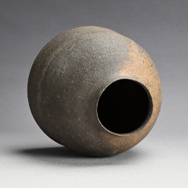 Rare Ash Glazed Vase Fired in USA ー大谷 司郎 "焼〆壺"