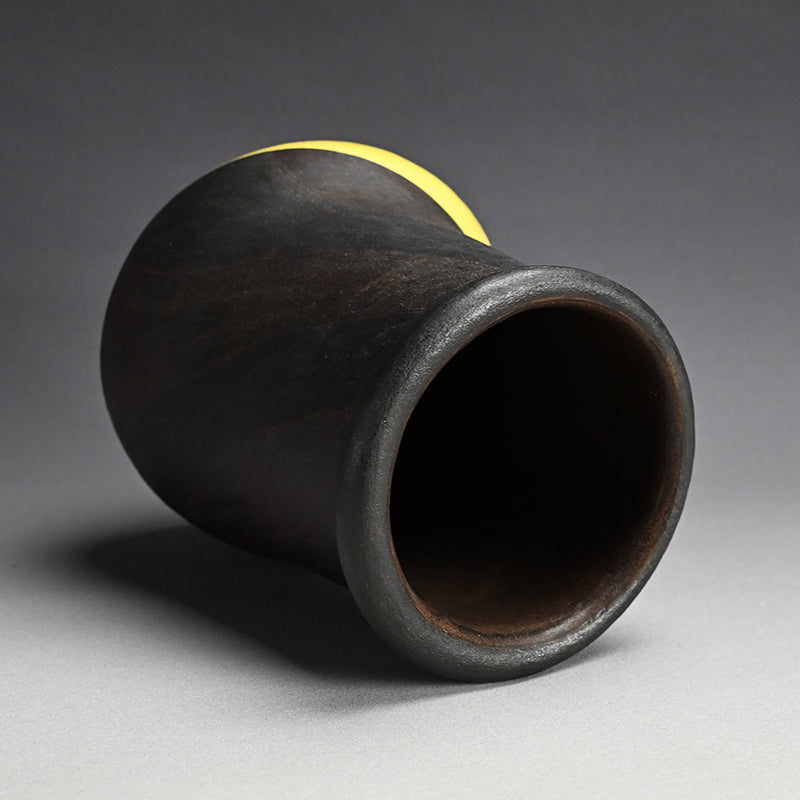 Large Yellow Oribe Vase ー柳原 睦夫 “キ オリベ 花壺”
