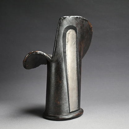 Silver Glazed Tsubo, 2002 ー柳原 睦夫 “縄文式ヤヨイ形 壺”
