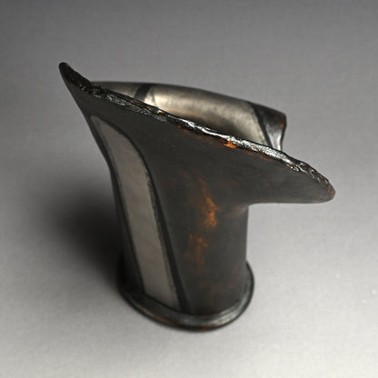 Silver Glazed Tsubo, 2002 ー柳原 睦夫 “縄文式ヤヨイ形 壺”