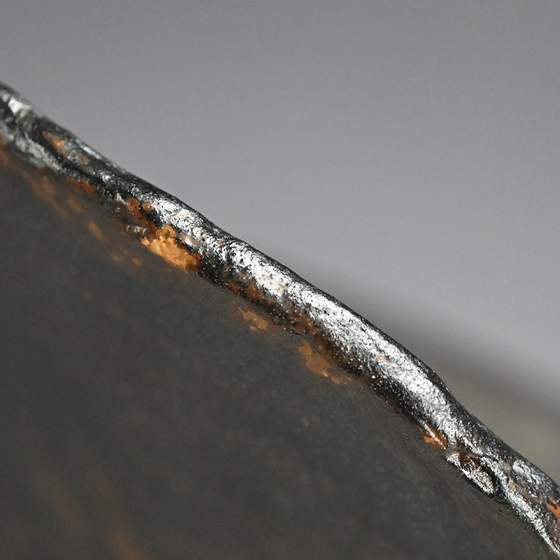 Silver Glazed Tsubo, 2002 ー柳原 睦夫 “縄文式ヤヨイ形 壺”