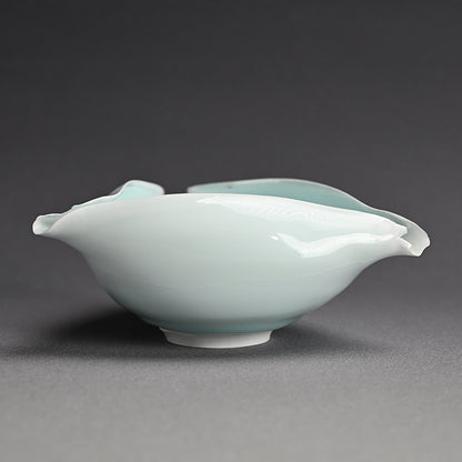 Triangular Vessel by the Late Great ー加藤 委 “サンカクノハチ“