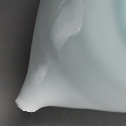 Triangular Vessel by the Late Great ー加藤 委 “サンカクノハチ“