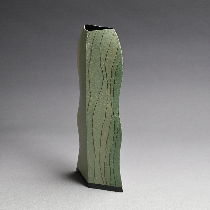 Tall Colored Clay Vase ー宮下 善爾 "彩泥花器 佇む"
