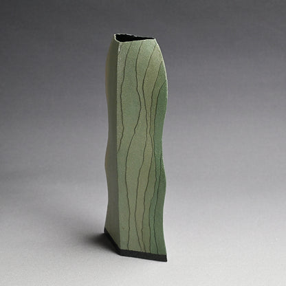 Tall Colored Clay Vase ー宮下 善爾 "彩泥花器 佇む"
