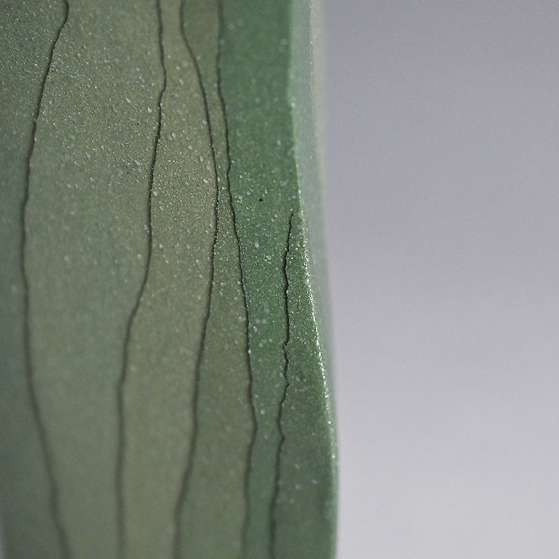 Tall Colored Clay Vase ー宮下 善爾 "彩泥花器 佇む"