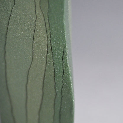 Tall Colored Clay Vase ー宮下 善爾 "彩泥花器 佇む"