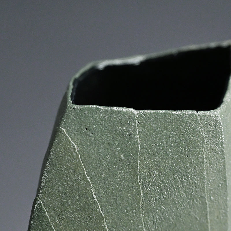 Tall Colored Clay Vase ー宮下 善爾 "彩泥花器 佇む"