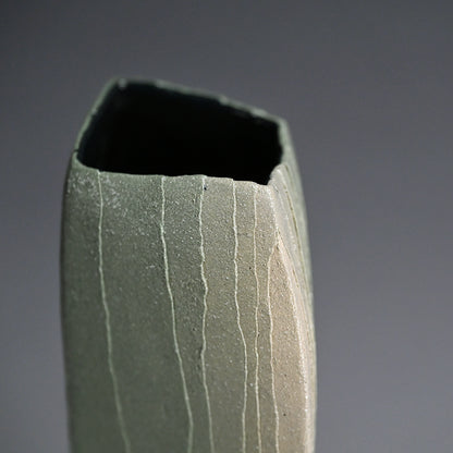 Tall Colored Clay Vase ー宮下 善爾 "彩泥花器 佇む"