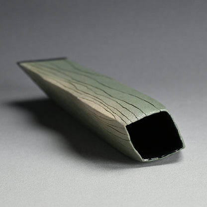 Tall Colored Clay Vase ー宮下 善爾 "彩泥花器 佇む"