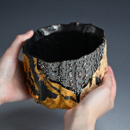 Radical Contemporary Chawan Tea Bowl ー的場 一憲 “茶盌 Re/construct”