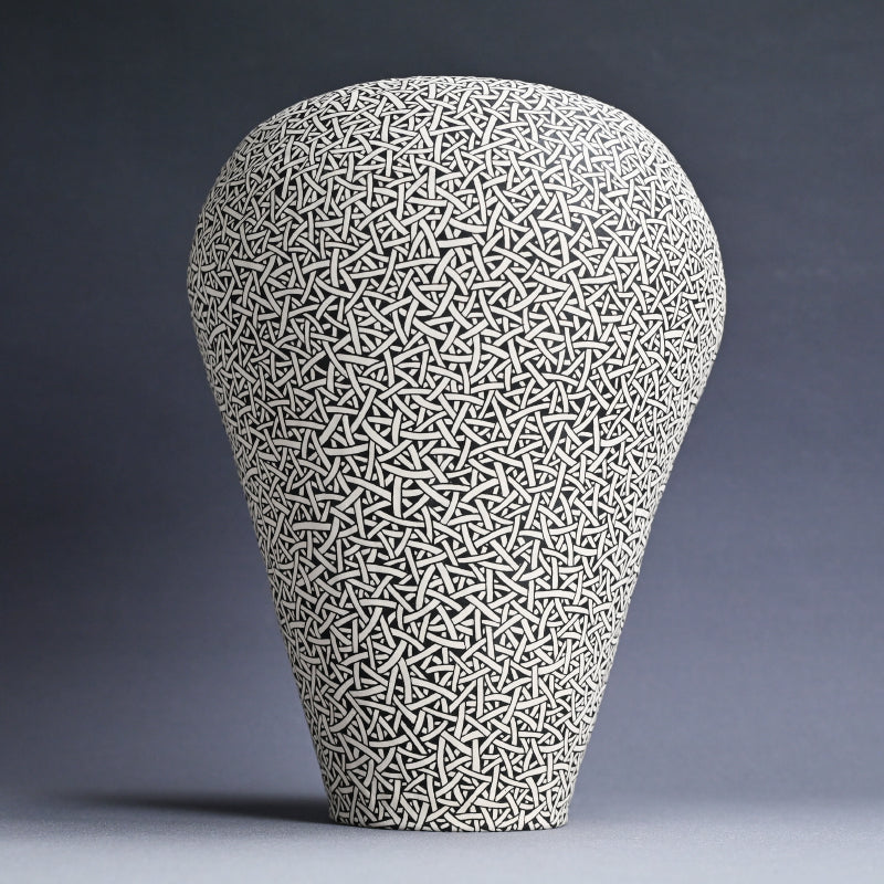 Large Tapering Vase ー鈴木 優作 “あみあみつぼ”