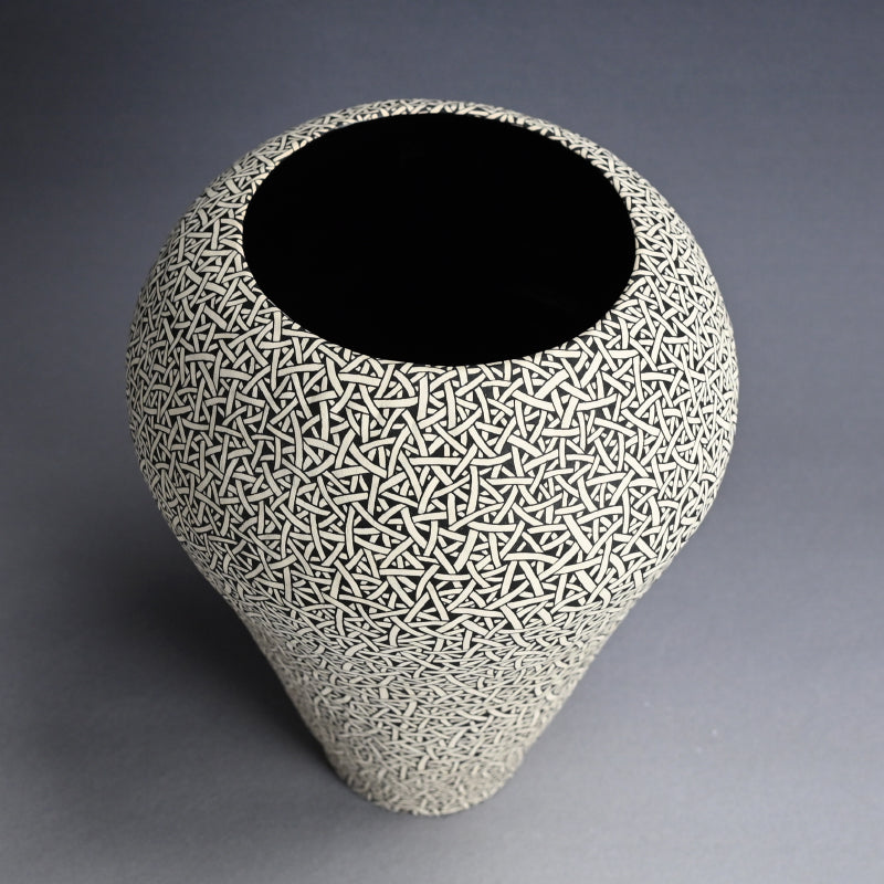 Large Tapering Vase ー鈴木 優作 “あみあみつぼ”