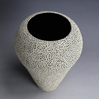 Large Tapering Vase ー鈴木 優作 “あみあみつぼ”