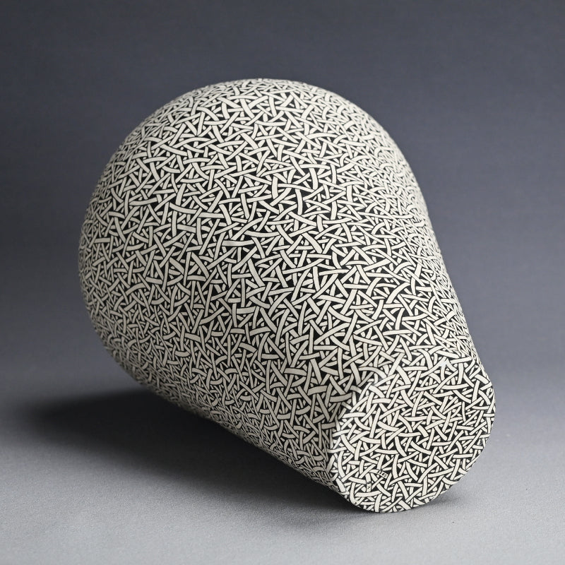 Large Tapering Vase ー鈴木 優作 “あみあみつぼ”