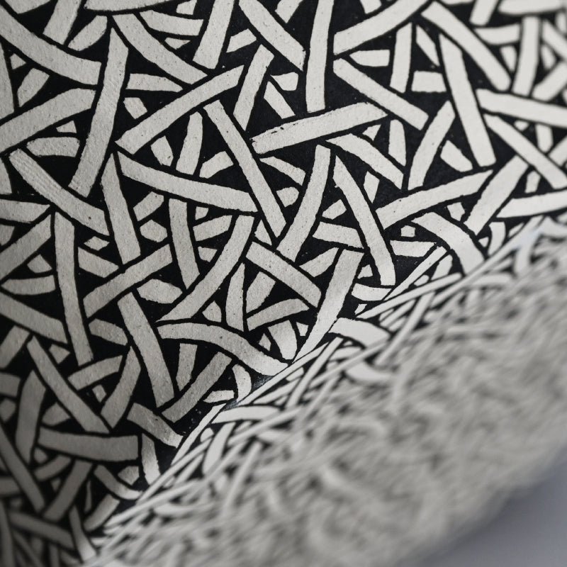 Large Tapering Vase ー鈴木 優作 “あみあみつぼ”