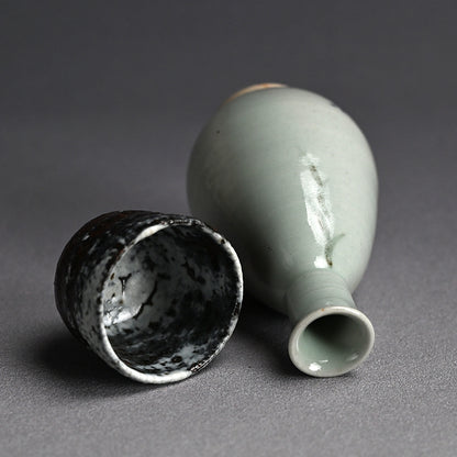 Unusual Sake Set ー近藤 高弘 "徳利" "ぐい吞"
