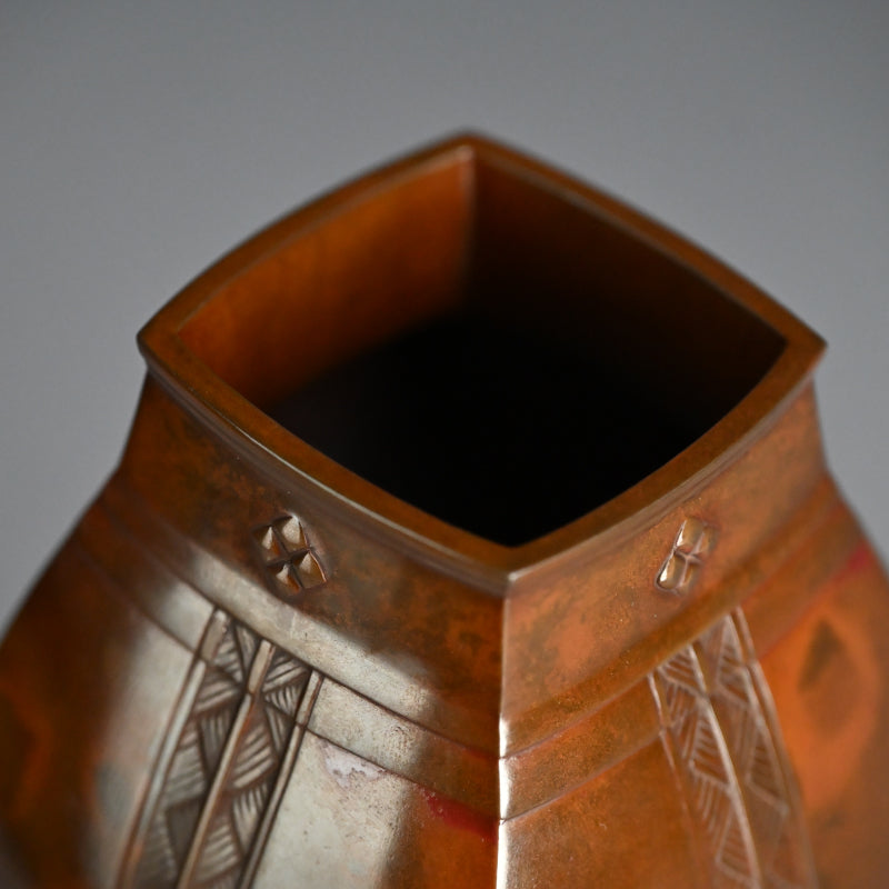 Antique Japanese Art Deco Bronze Vase ー山本 孤山 “唐銅方瓶花瓶”