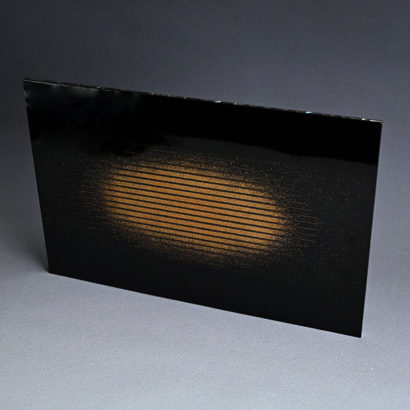 Exquisite Glimmering Lacquered Table ー服部 峻昇 “光彩 卓”