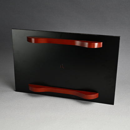 Exquisite Glimmering Lacquered Table ー服部 峻昇 “光彩 卓”
