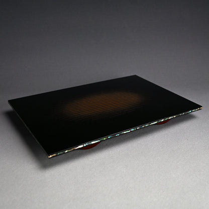 Exquisite Glimmering Lacquered Table ー服部 峻昇 “光彩 卓”
