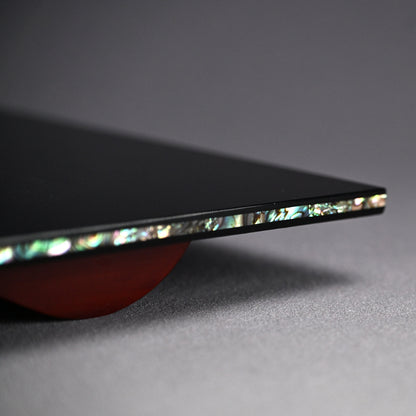 Exquisite Glimmering Lacquered Table ー服部 峻昇 “光彩 卓”