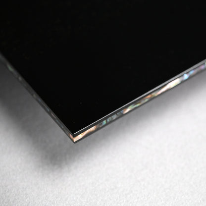 Exquisite Glimmering Lacquered Table ー服部 峻昇 “光彩 卓”