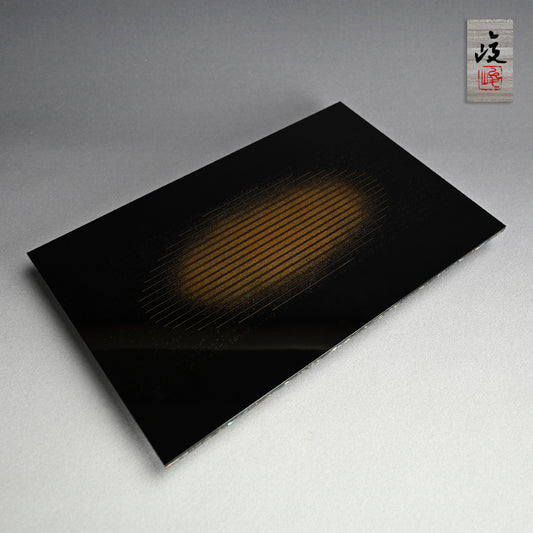 Exquisite Glimmering Lacquered Table ー服部 峻昇 “光彩 卓”