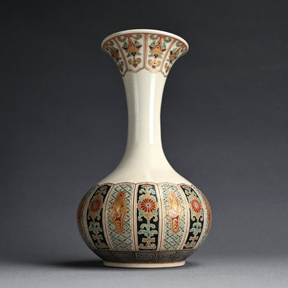 Antique Japanese Satsuma Vase by Kozan