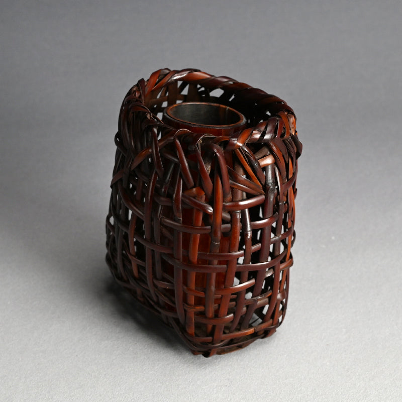 Woven Bamboo Hanging Wall Basket ー上田 尚雲斎 “風尾竹 胡籠”