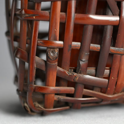 Woven Bamboo Hanging Wall Basket ー上田 尚雲斎 “風尾竹 胡籠”