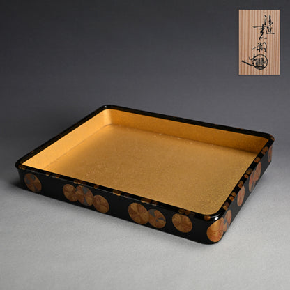 Superb Lacquer Tray w/ Chrysanthemum ー鈴木 表朔 "蒔絵黒塗祝箱"