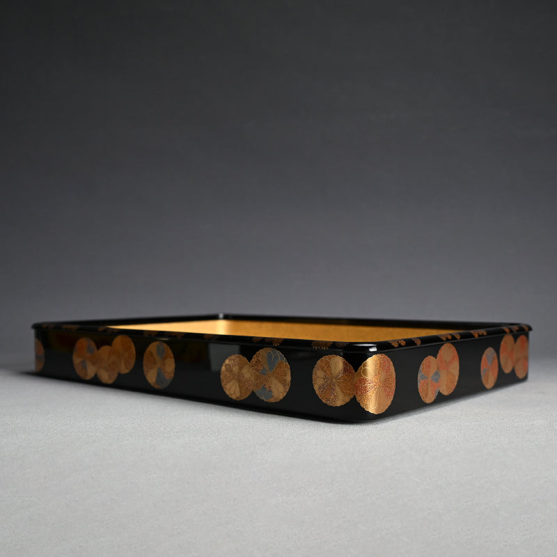 Superb Lacquer Tray w/ Chrysanthemum ー鈴木 表朔 "蒔絵黒塗祝箱"