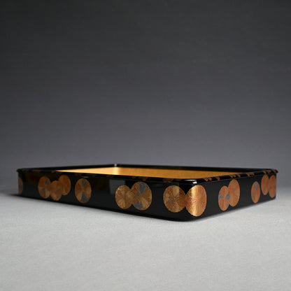 Superb Lacquer Tray w/ Chrysanthemum ー鈴木 表朔 "蒔絵黒塗祝箱"