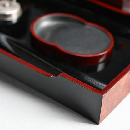 Unusual Lacquered Wood Suzuri-bako Writing Cabinet ー藤井 伊三吉 “日月雲杢硯箱”