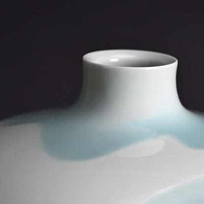 Terui Ichigen (Kazuyoshi) Porcelain Wave Vase ー照井 一玄 "青白磁壺 水の中"